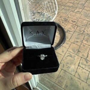 Neil Lane Artistry oval cut 2 5/8 ctw 14k ring! Gorgeous